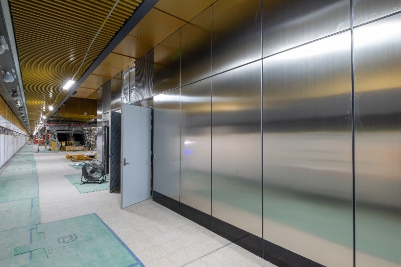 Fit out on the Roma Streetv station mezzanine floor.