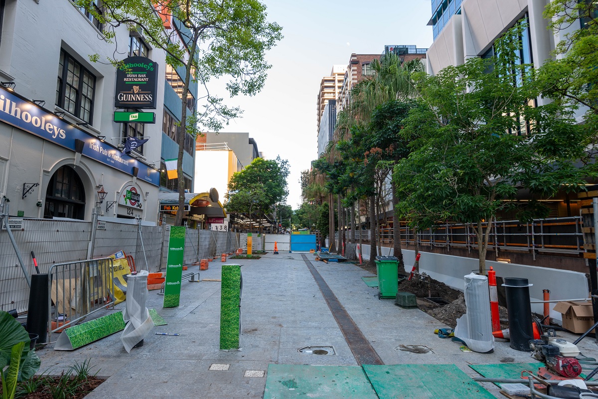 Green spine pedestrian area is taking shape.
