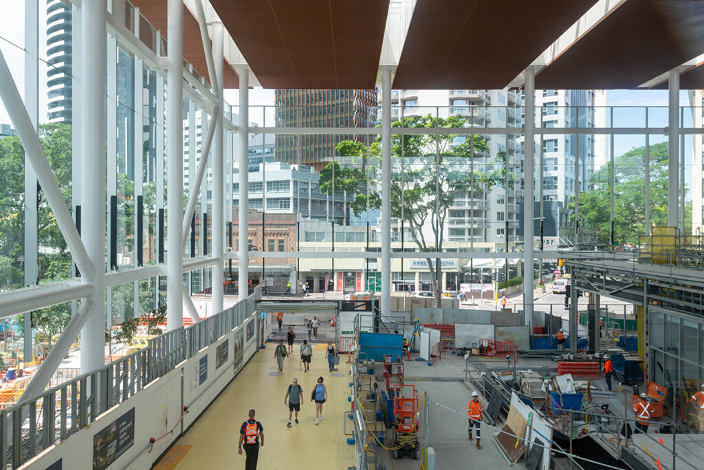 Roma Street station internal view.
